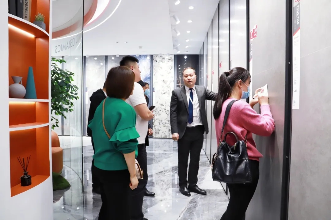 欧博ABG地砖总部展厅旅行职员现场图