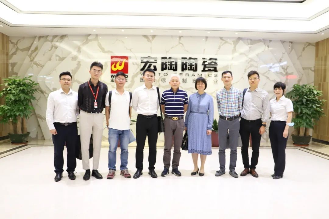 省市人社莅临欧博ABG陶瓷考察图片