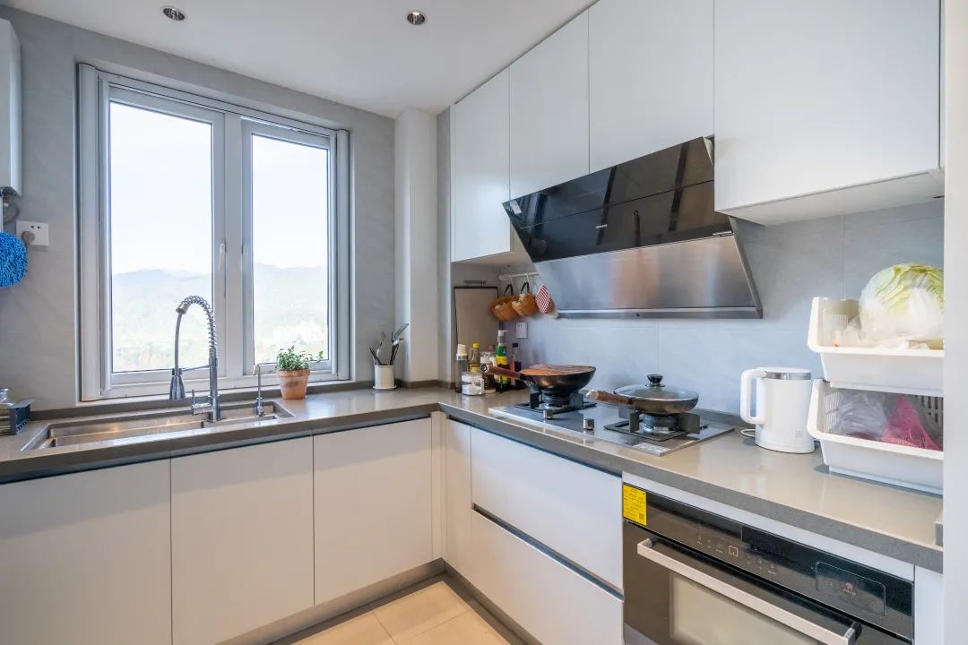 欧博ABG地砖打造素色水泥厨房效果图